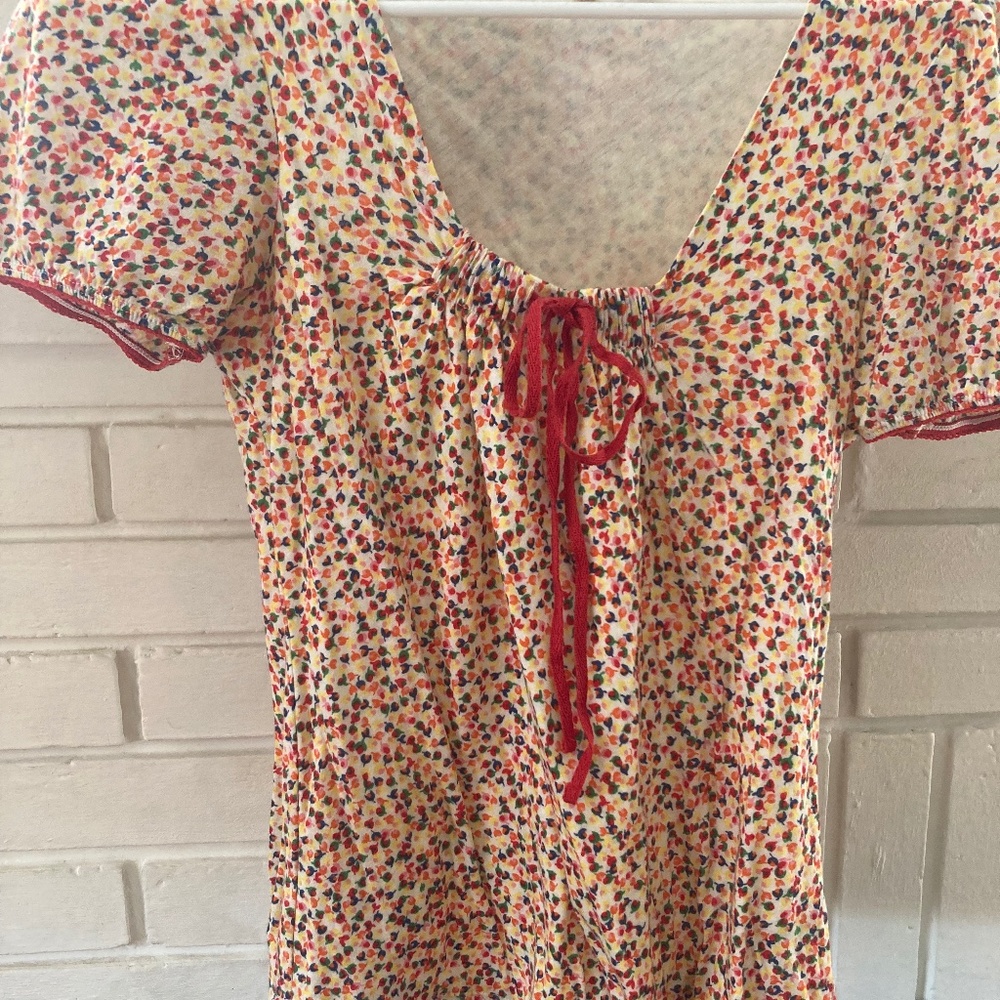 Little Yellow Button Floral Bow Top Red White Pink